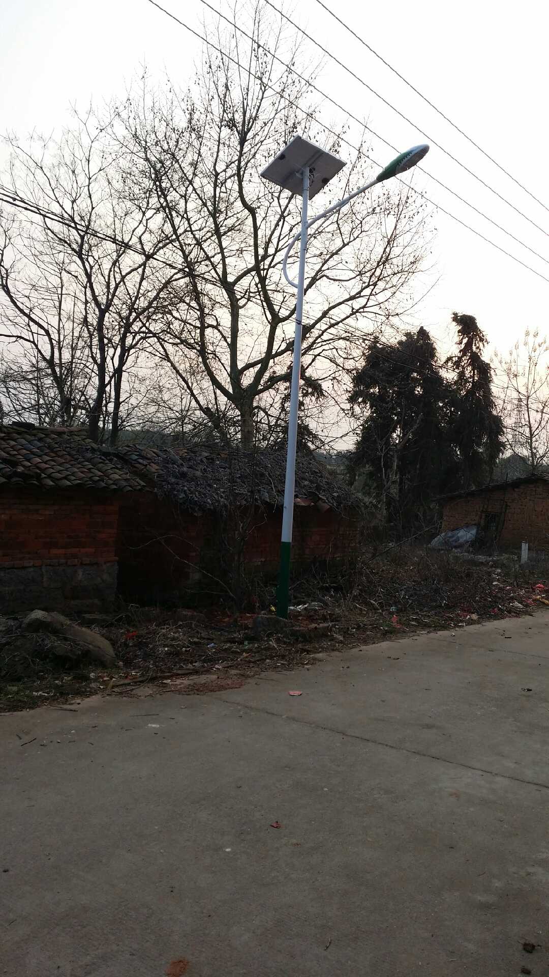 果本照明太陽能路燈走進江西啦!